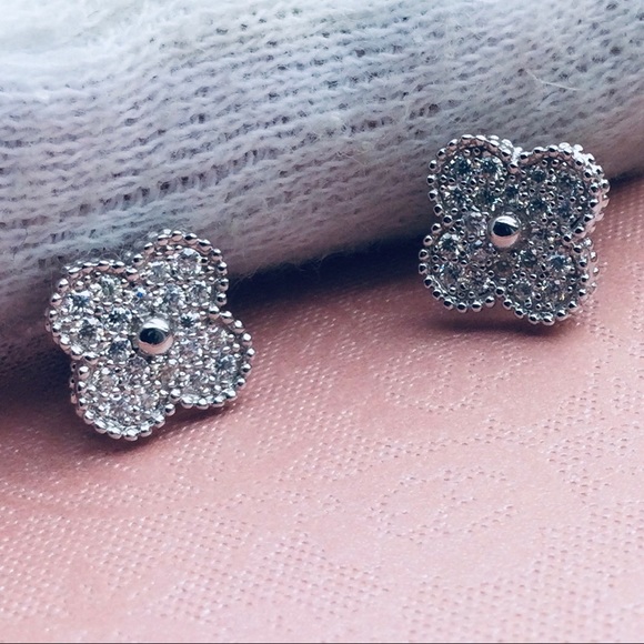 .30CARAT Diamond Moissanite Studs - Picture 3 of 12